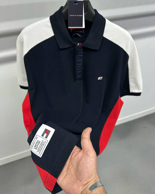 تيشرت تومي هيلفيغر – كلاسيكي وعصري